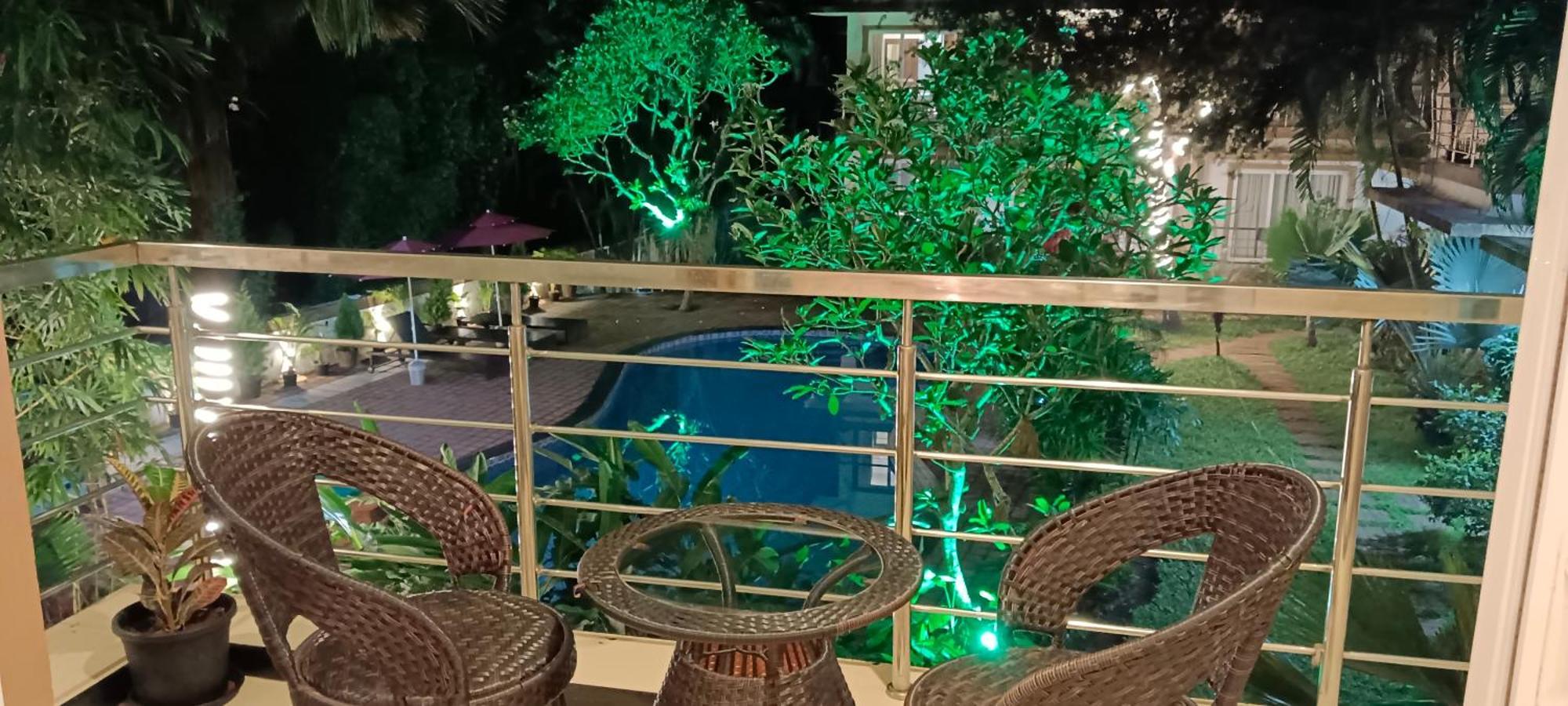 Ivy Retreat- Serviced Apartments Бага Екстериор снимка